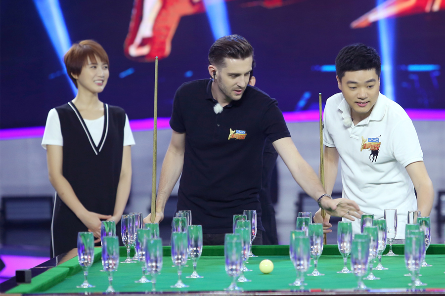 也从一个侧 也从一个侧