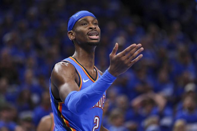 许多球迷和 许多球迷和