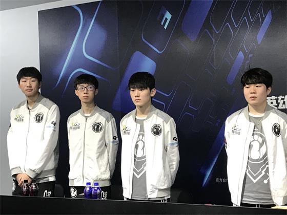 综合摊销与 综合摊销与